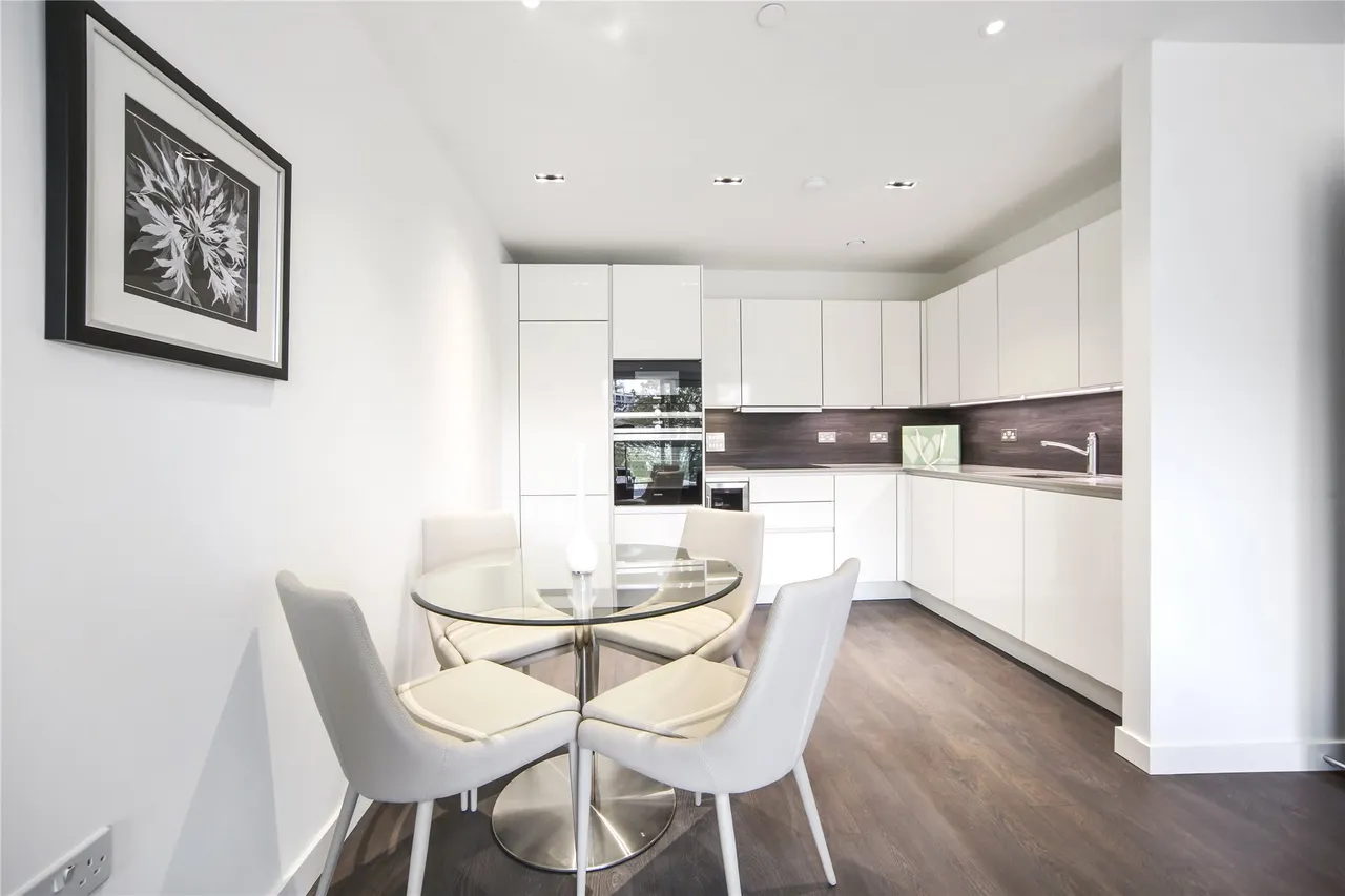 Devan Grove, London, N4, photo 5