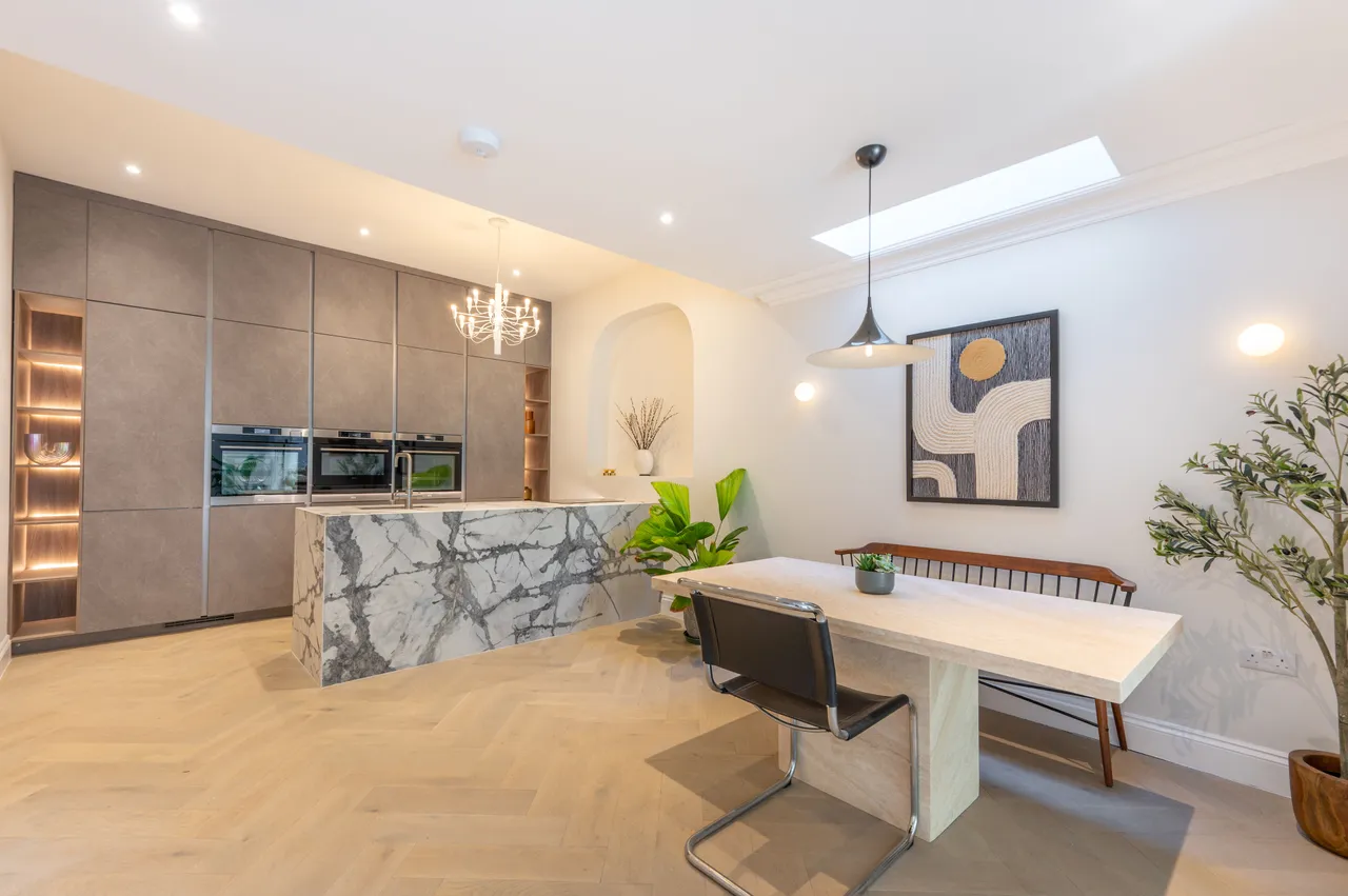 London, NW2, photo 26