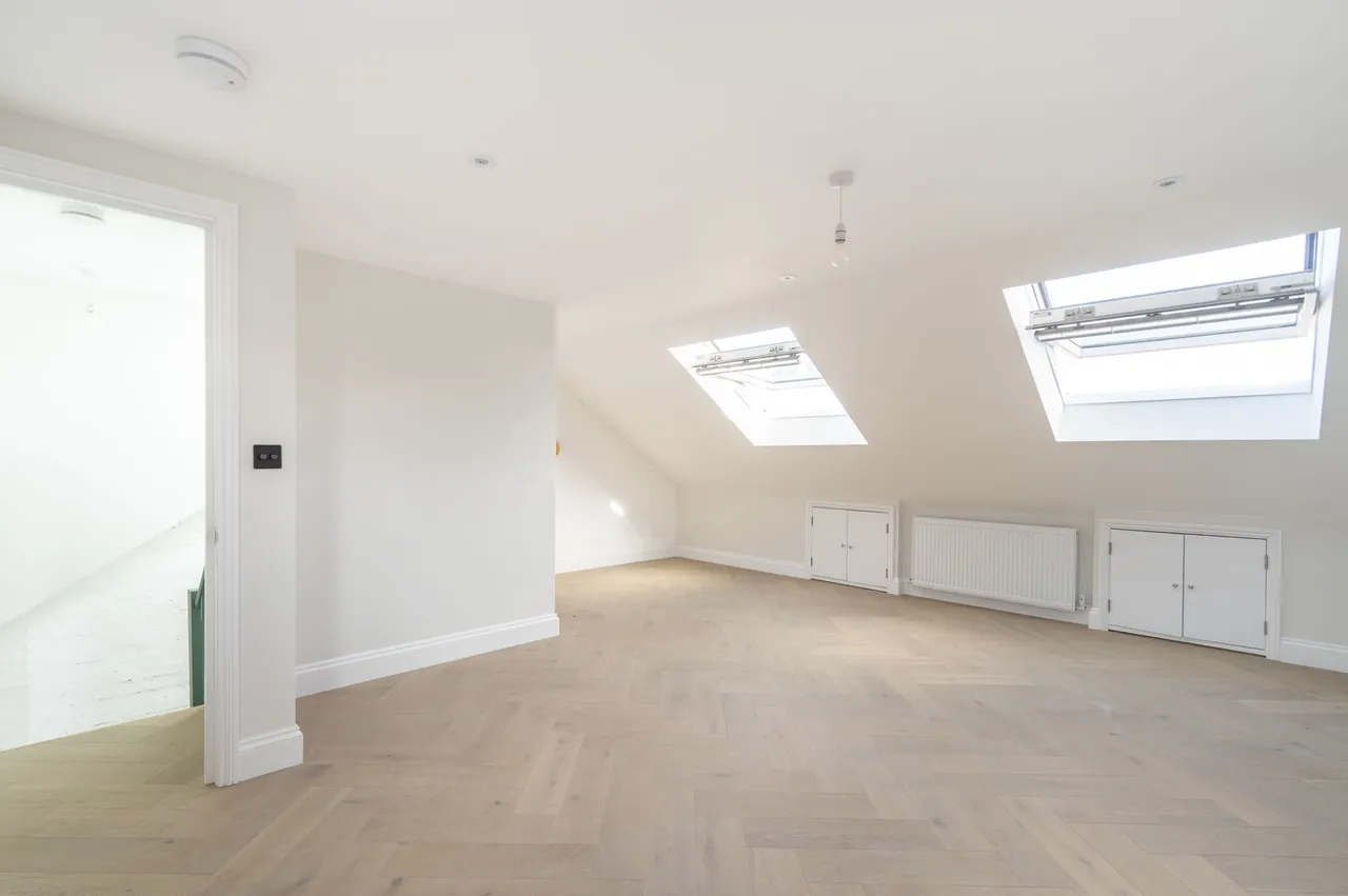 London, NW2, photo 6