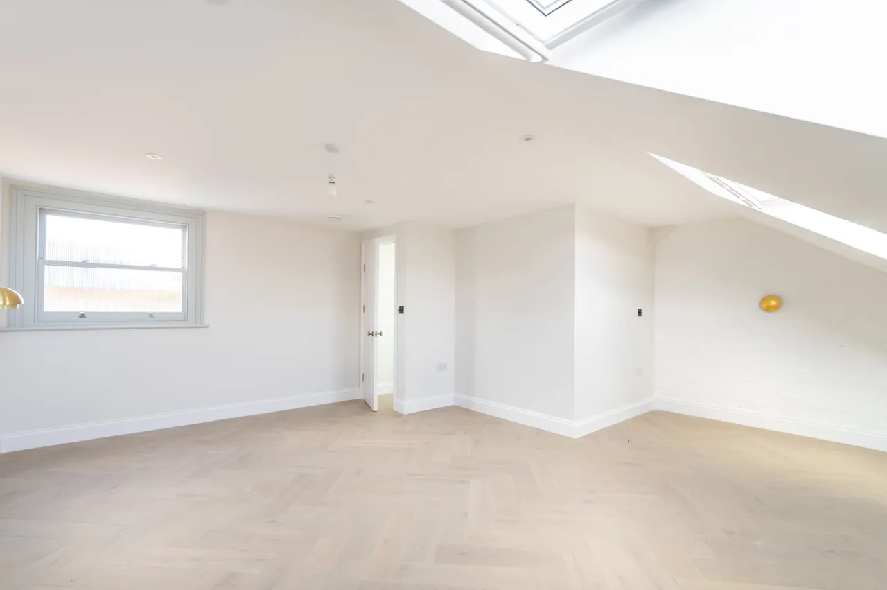 London, NW2, photo 8