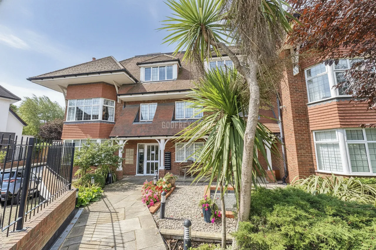 Raleigh Close, Hendon, NW4, photo 15