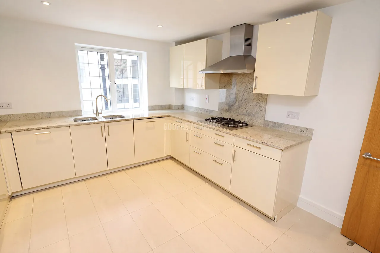 Raleigh Close, Hendon, NW4, photo 5