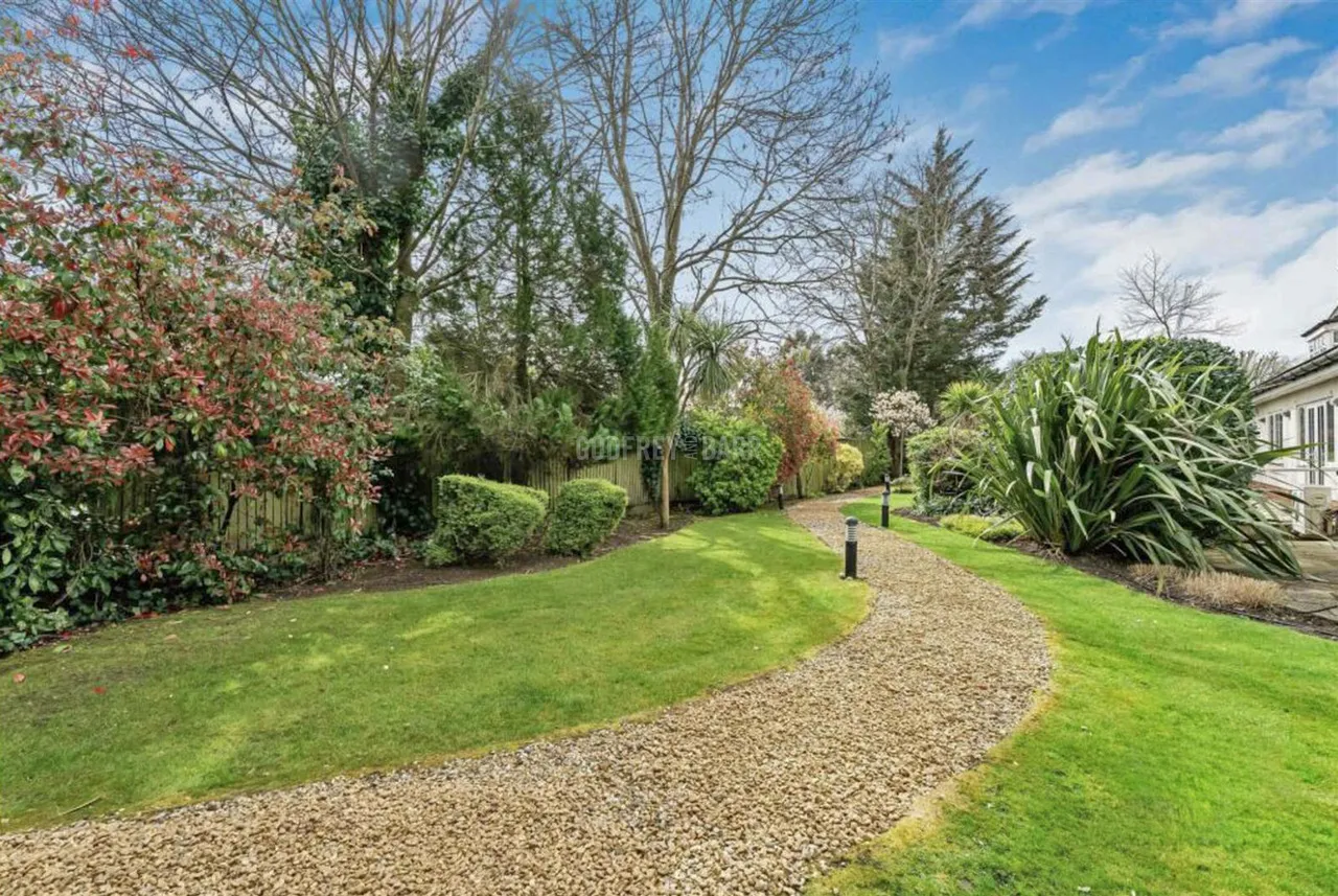 Raleigh Close, Hendon, NW4, photo 14