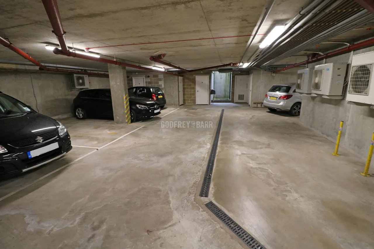 Raleigh Close, Hendon, NW4, photo 4