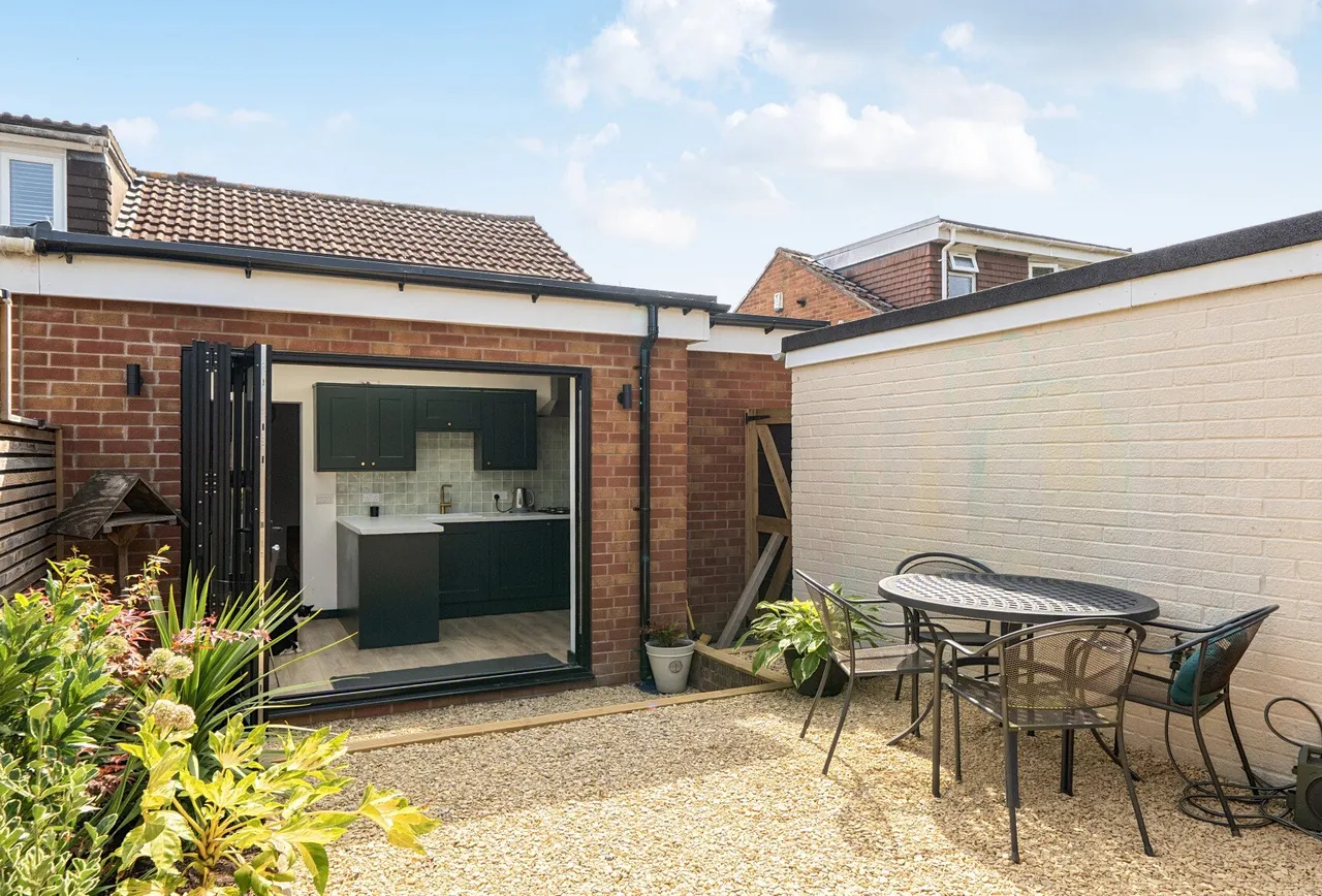 2 bed house for sale — Ferndale Avenue, Longwell Green, BS30 9XT