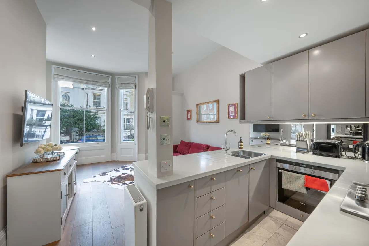 Flat 4, 44 Cathcart Road, London, photo 3