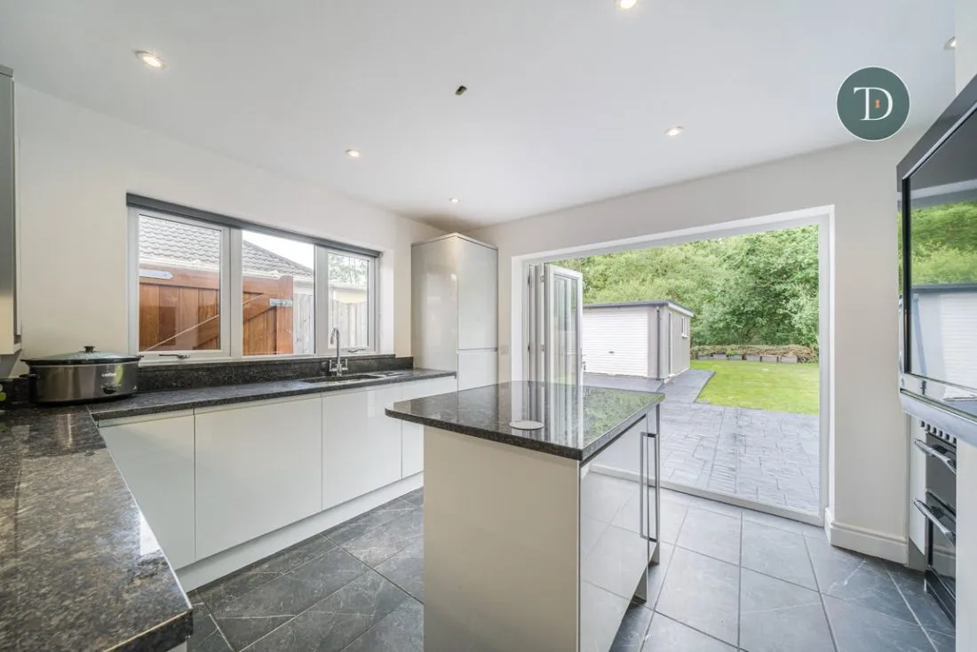 Grange Crescent, Childer Thornton, CH66 5NB, photo 3