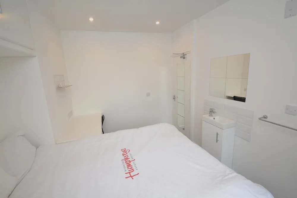 Thorn Grove, Fallowfield, M14, photo 11
