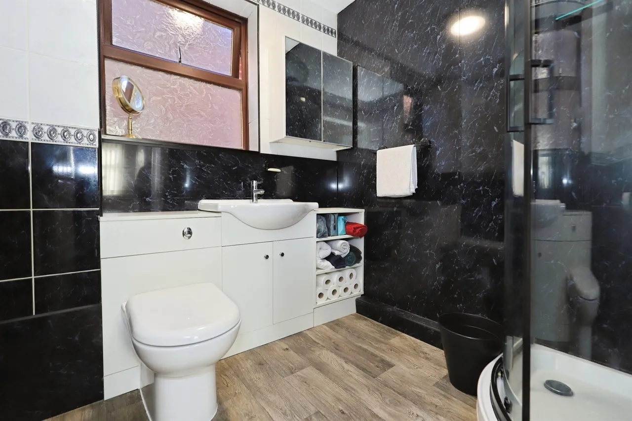 Bridgewater Drive, Bilston, WV14, photo 10