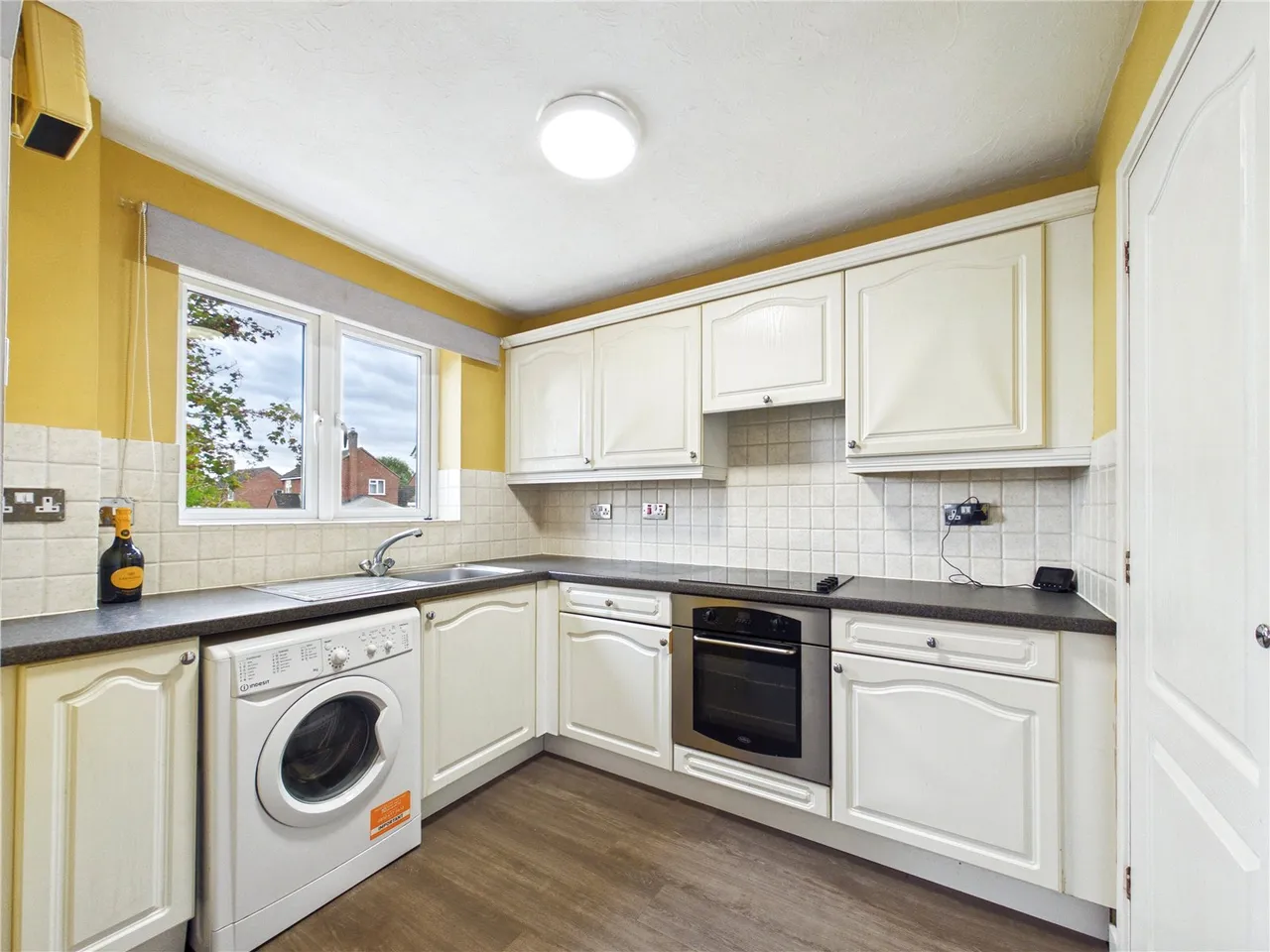 Bignell Croft, Highwoods, CO4, photo 3