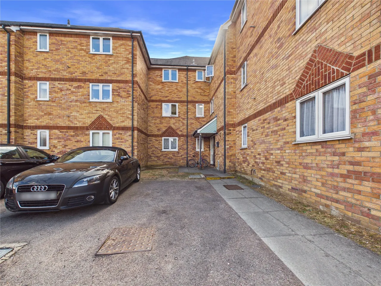 Bignell Croft, Highwoods, CO4, photo 9