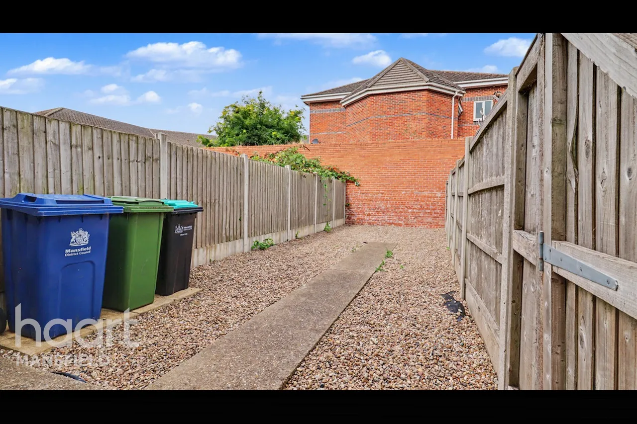 Gladstone Street, Mansfield, NG18, photo 16