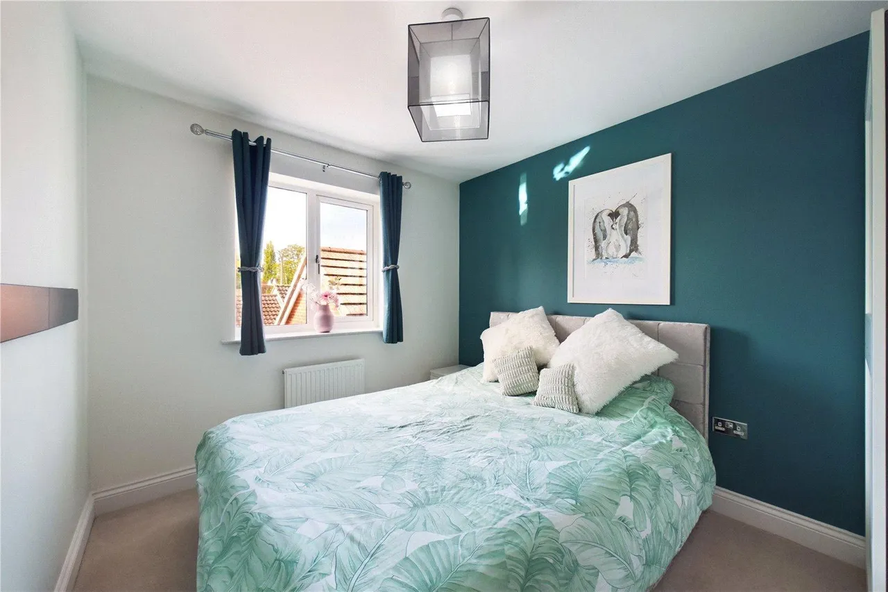 Albert Close, Spencers Wood, RG7, photo 15