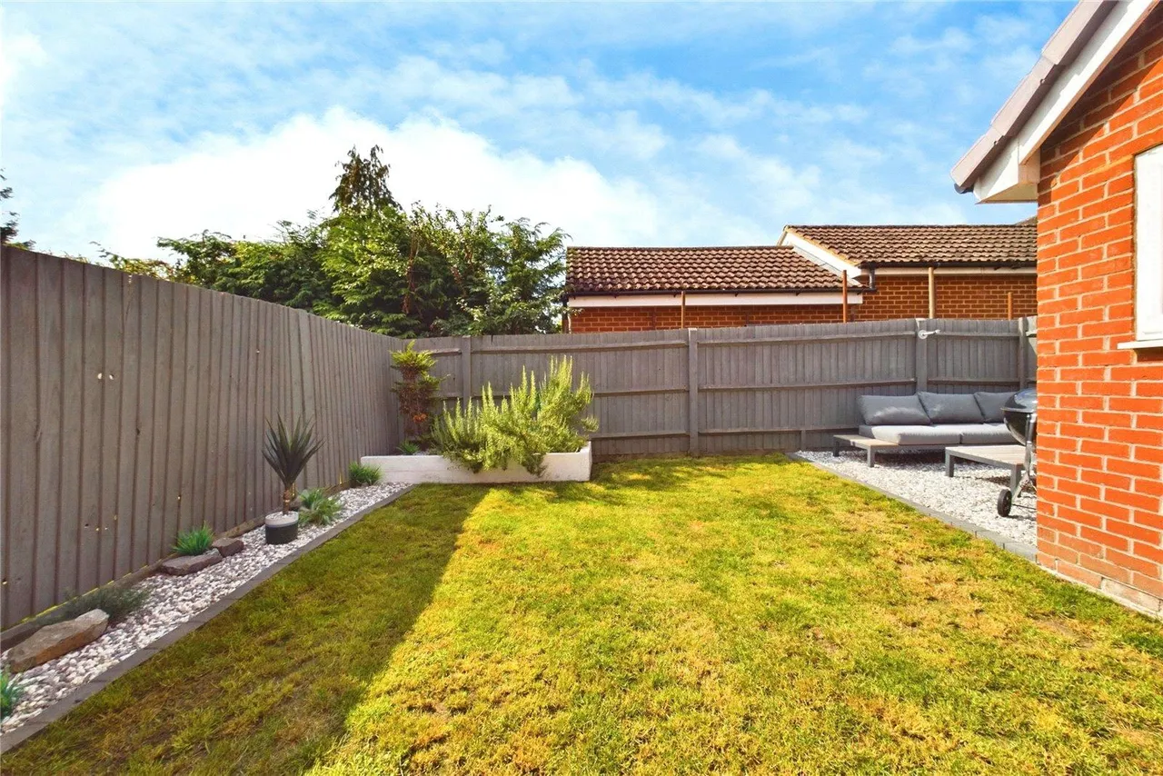 Albert Close, Spencers Wood, RG7, photo 21