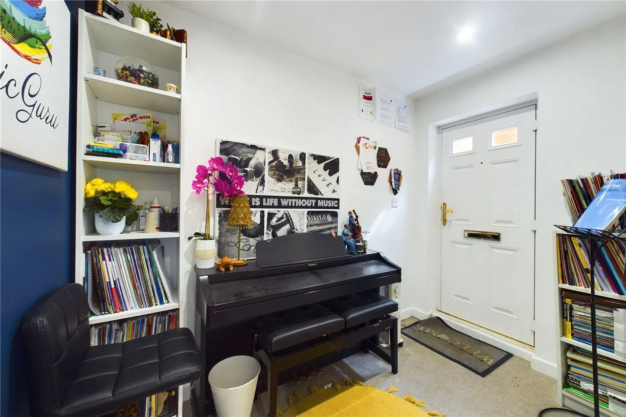 Albert Close, Spencers Wood, RG7, photo 19