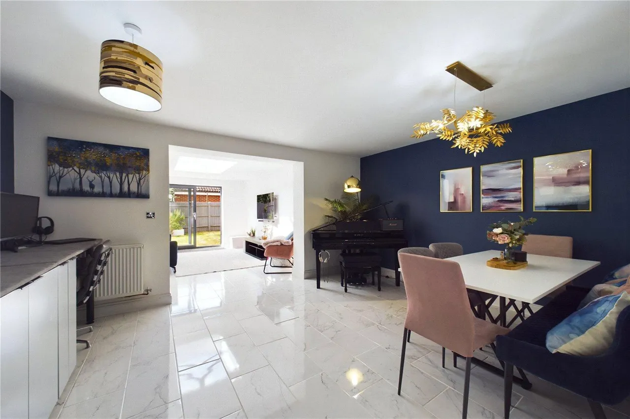 Albert Close, Spencers Wood, RG7, photo 2