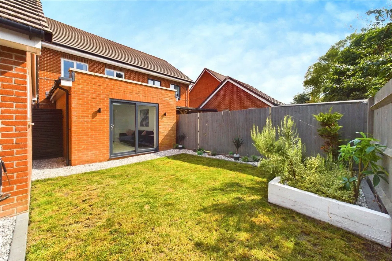 Albert Close, Spencers Wood, RG7, photo 20