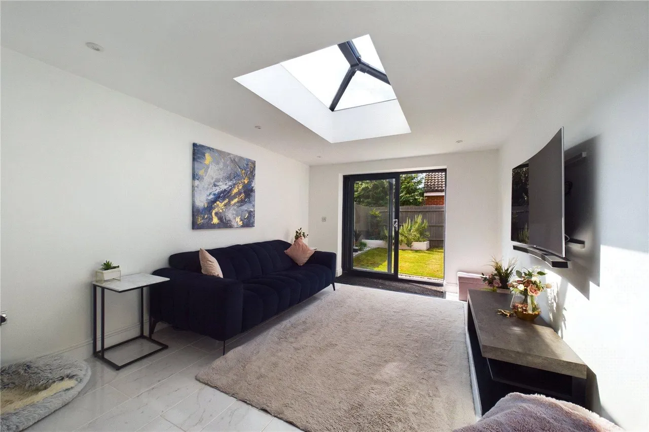 Albert Close, Spencers Wood, RG7, photo 3