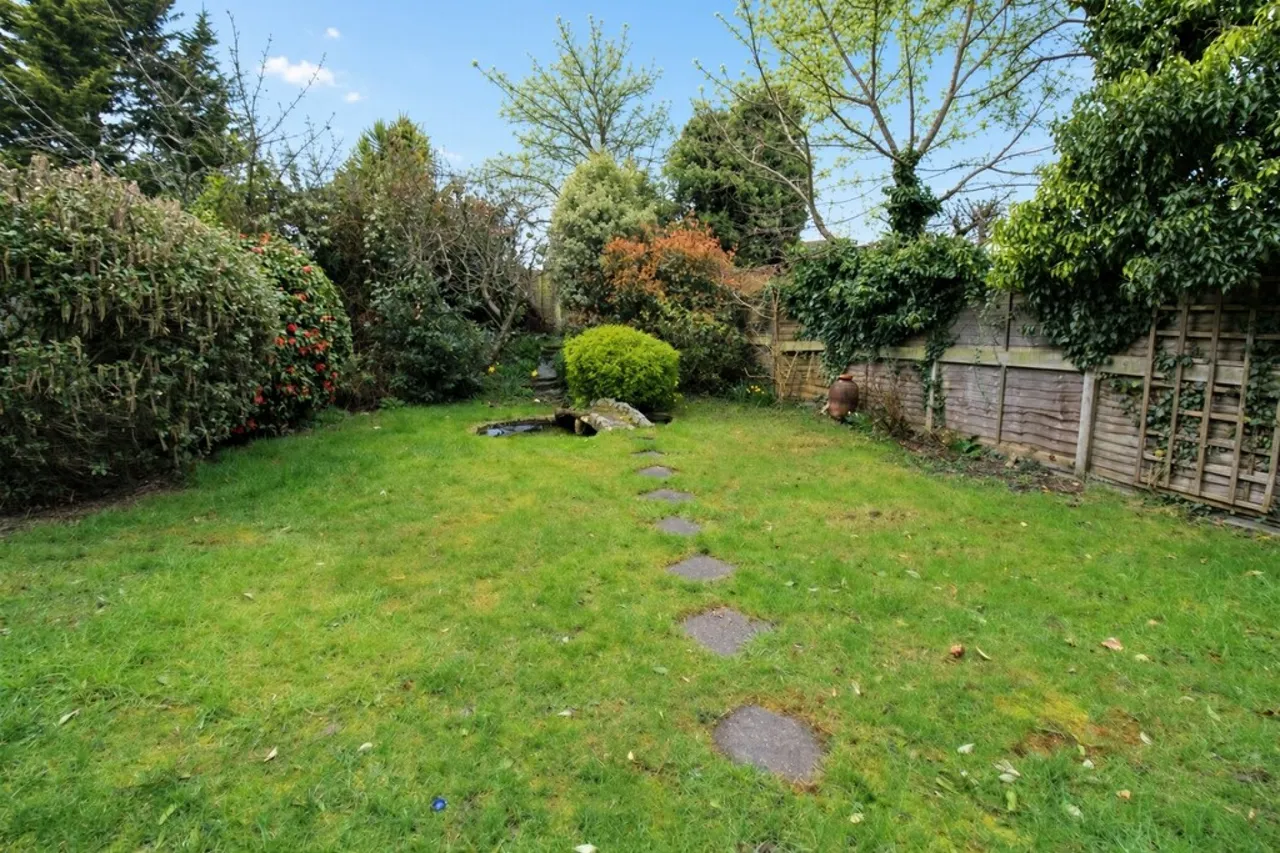 The Crescent, Egham, photo 8