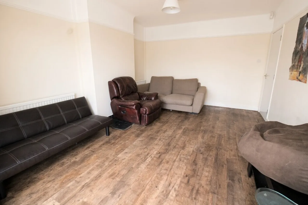 The Crescent, Egham, photo 13