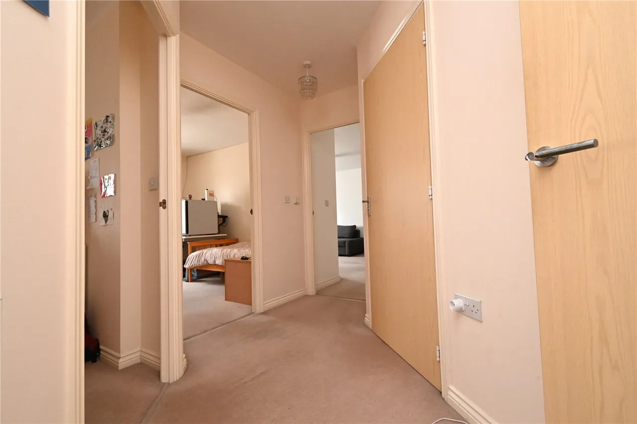 Sinclair Drive, Basingstoke, Hampshire, RG21, photo 8