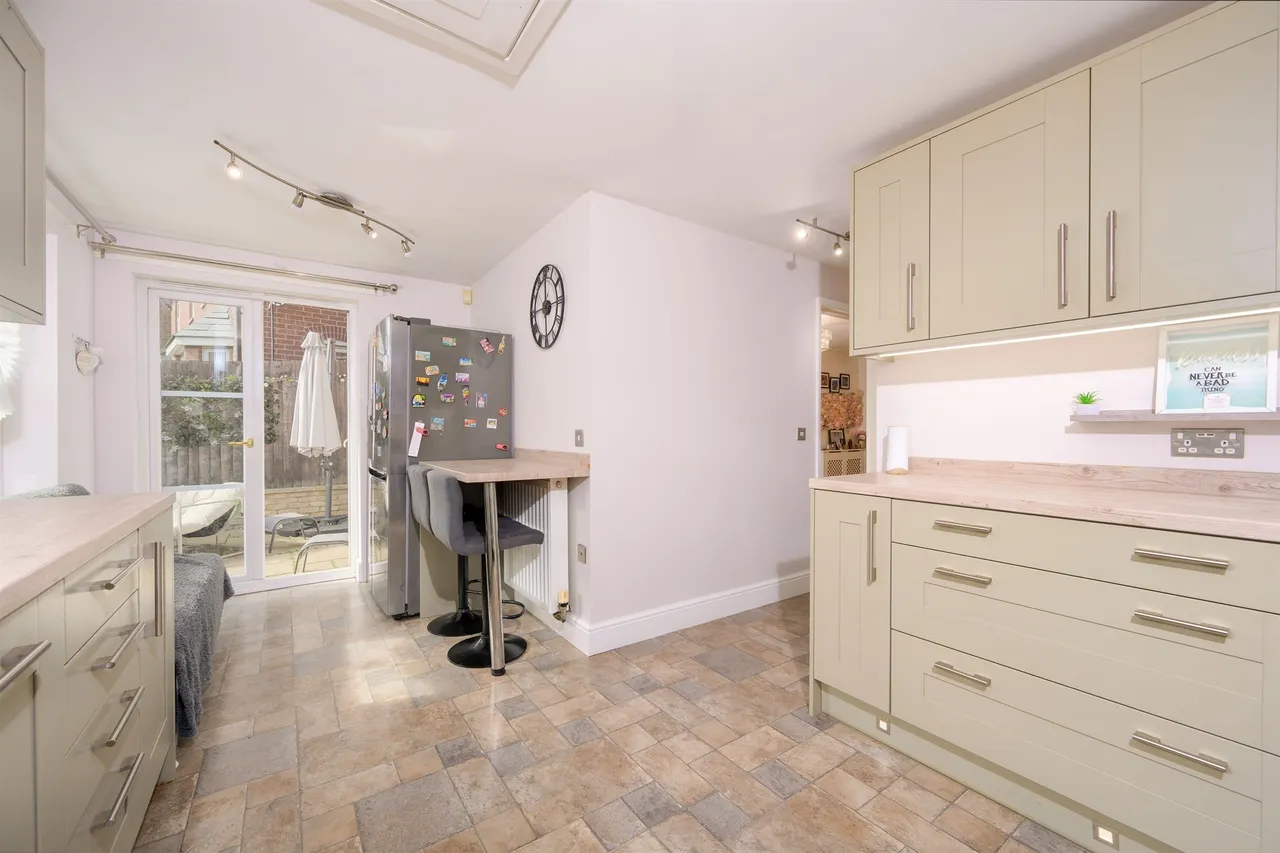 Ironwood Avenue, Kettering, NN14, photo 5