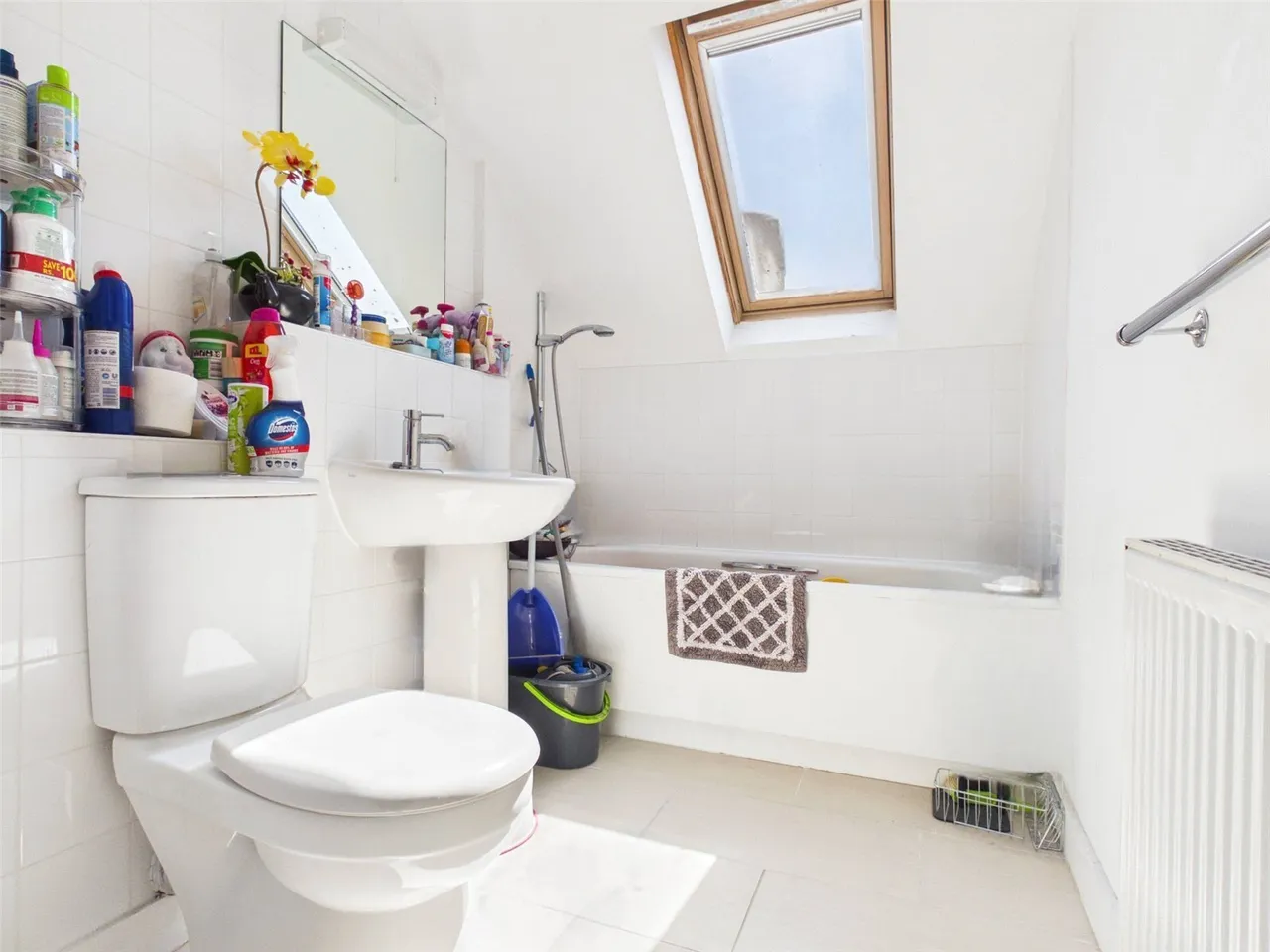 Bedfont Lane, Feltham, TW14, photo 5