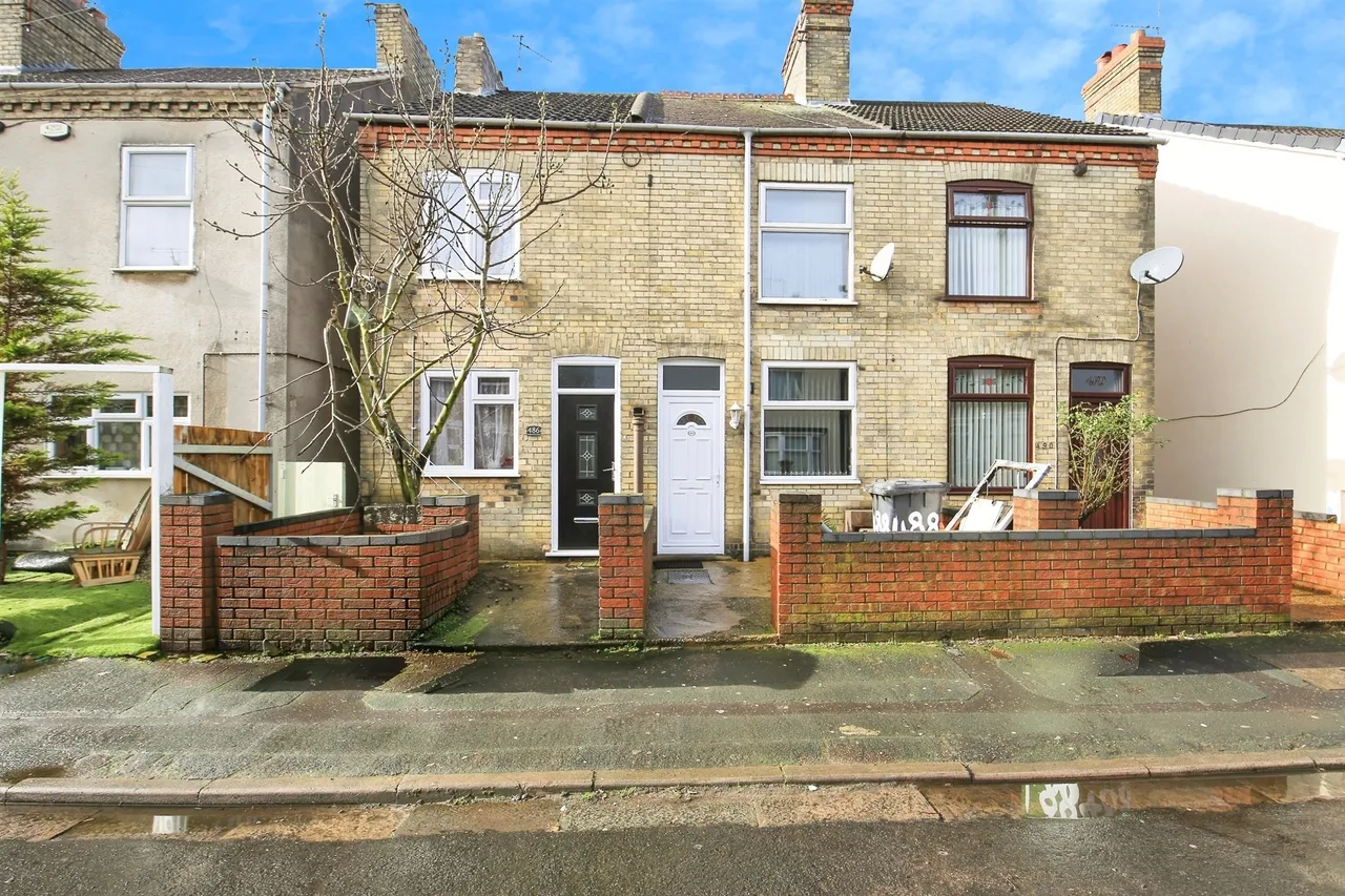 3 bed house for sale — Gladstone Street, Peterborough