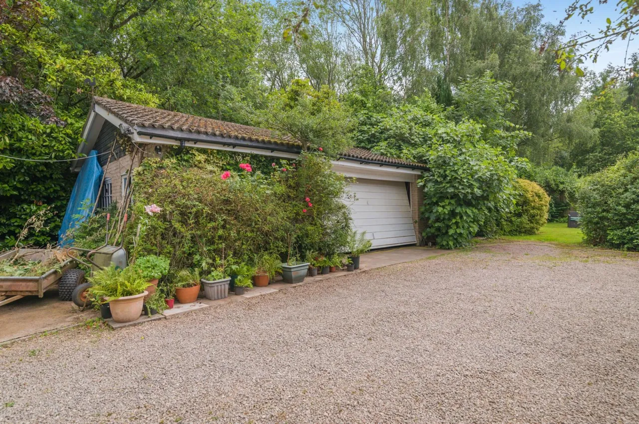 Llantrisant, Usk, NP15, photo 25