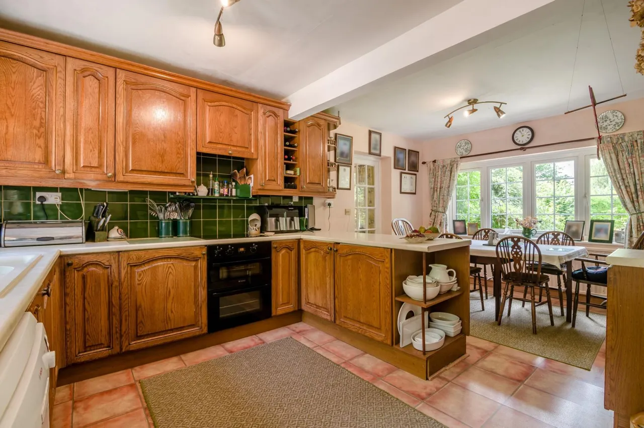 Llantrisant, Usk, NP15, photo 5