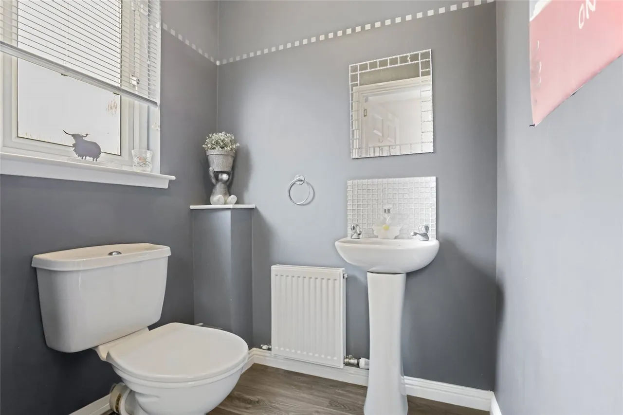 Ledvinka Crescent, Hamilton, South Lanarkshire, ML3, photo 8