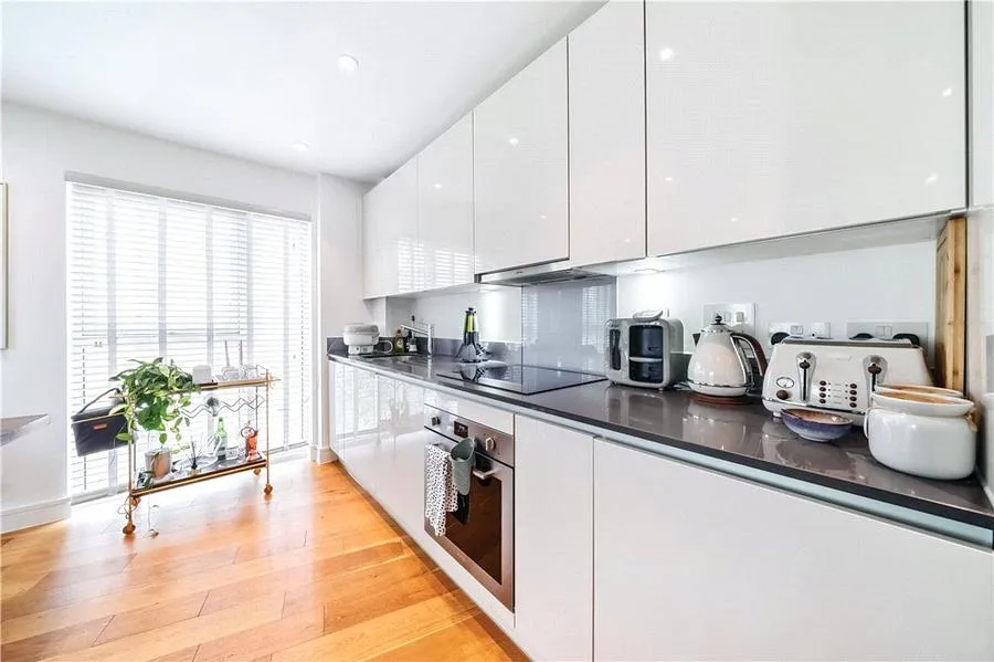 Fairbourne Road, London, SW4, photo 3