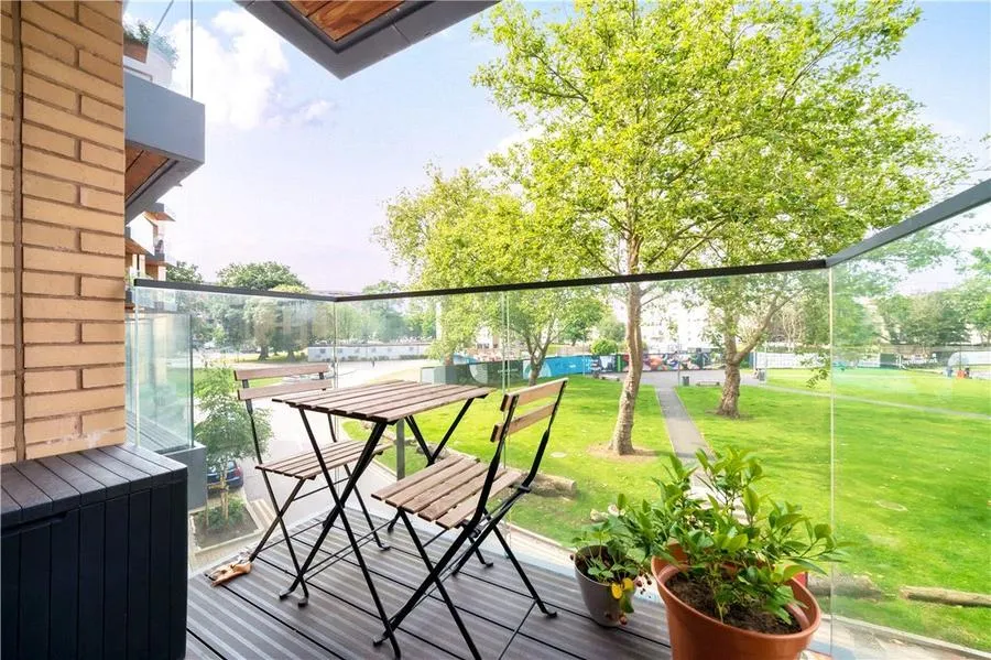Fairbourne Road, London, SW4, photo 6