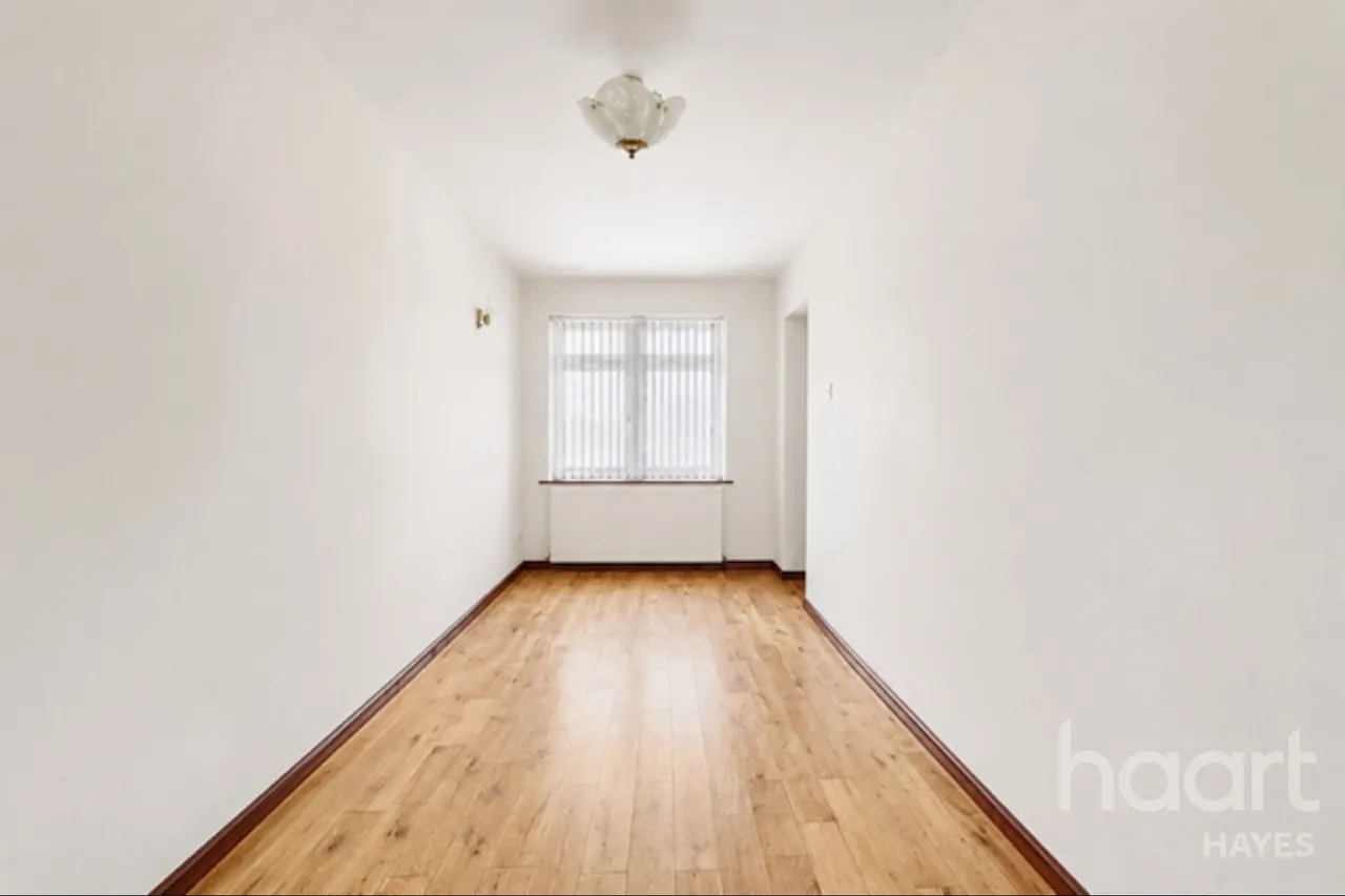 Laburnum Road, Hayes, UB3, photo 8