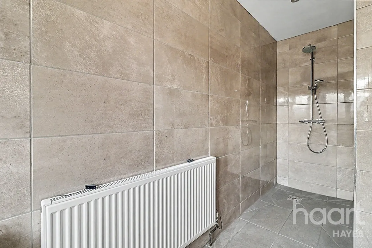 Laburnum Road, Hayes, UB3, photo 10