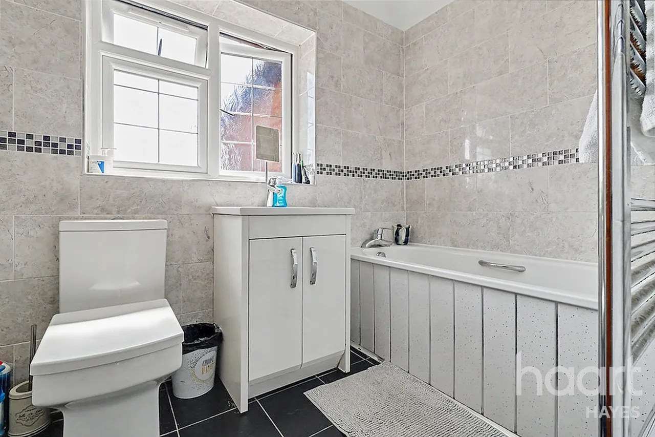 Laburnum Road, Hayes, UB3, photo 18