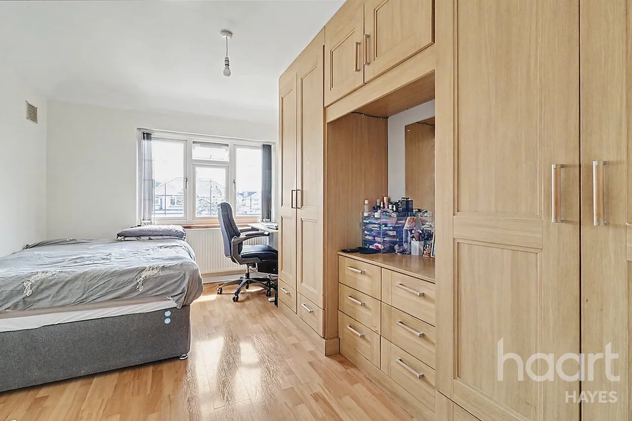 Laburnum Road, Hayes, UB3, photo 14