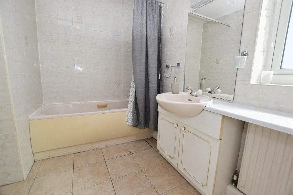 Belfry Court, Wakefield, WF1, photo 5