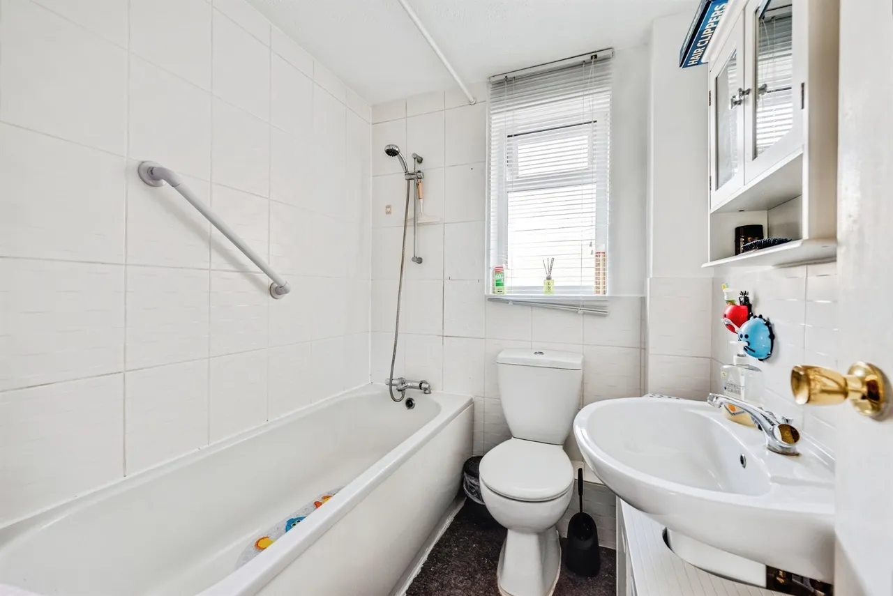 Cloudberry Road, Swindon, SN25, photo 6
