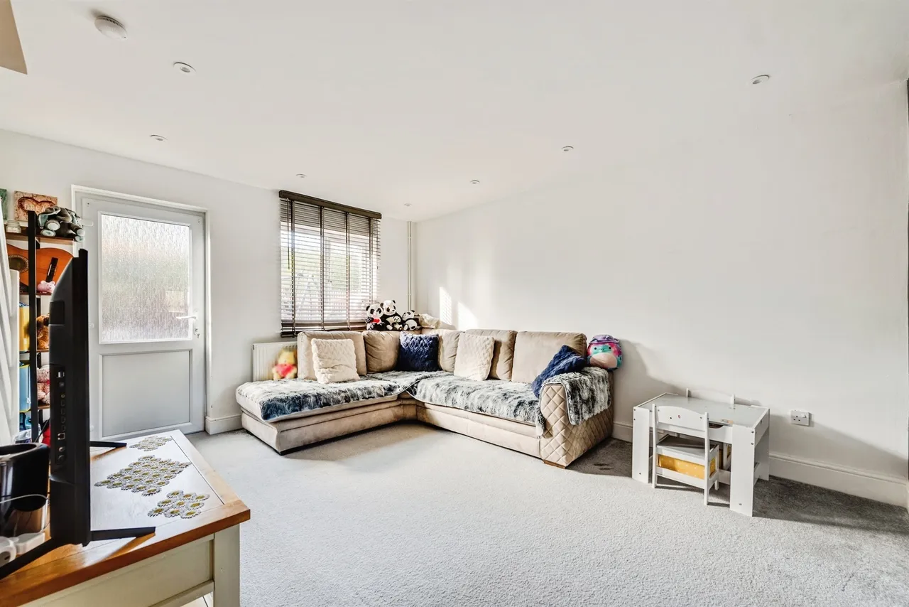 Cloudberry Road, Swindon, SN25, photo 2