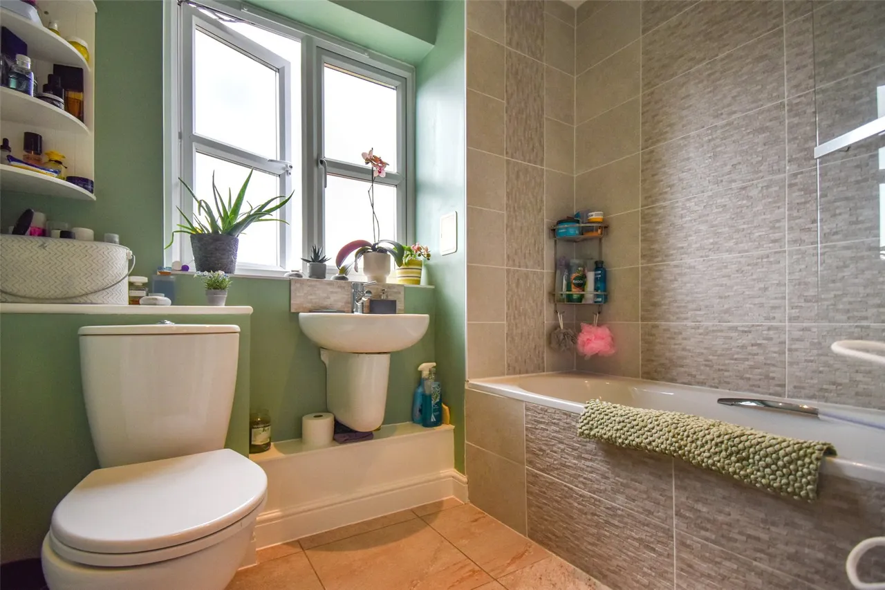 Blacksmith Close, Aldershot, Hampshire, GU12 4SR, photo 6