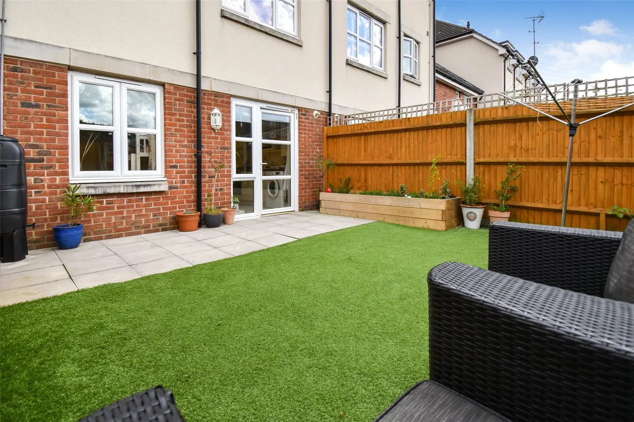 Blacksmith Close, Aldershot, Hampshire, GU12 4SR, photo 13