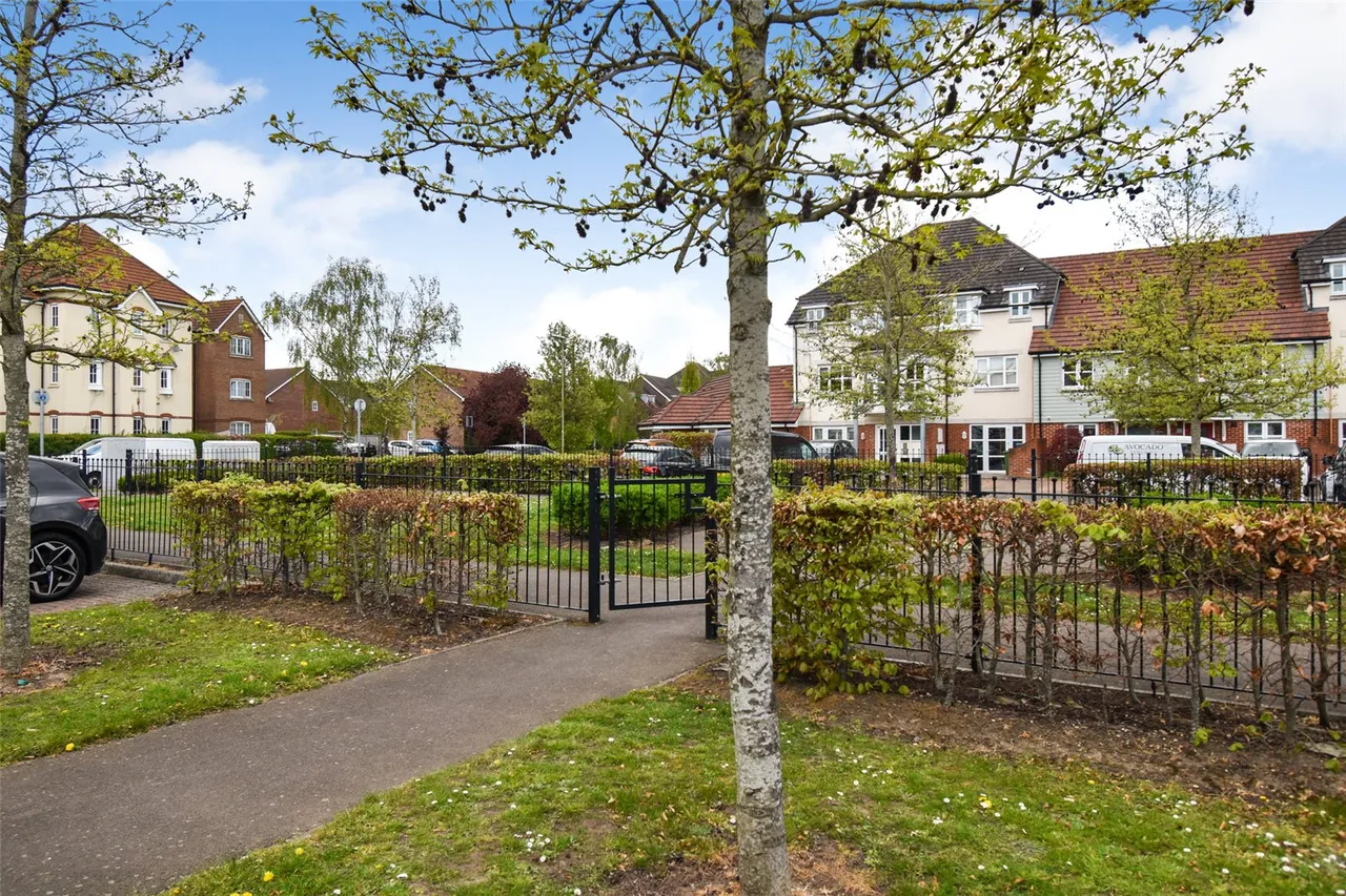 Blacksmith Close, Aldershot, Hampshire, GU12 4SR, photo 14