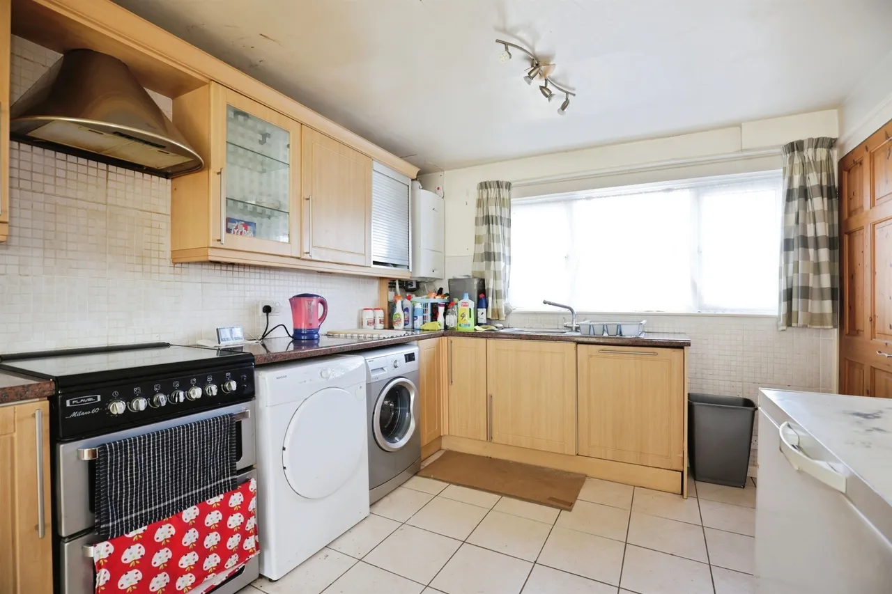 Edinburgh Way, Banbury, OX16, photo 8
