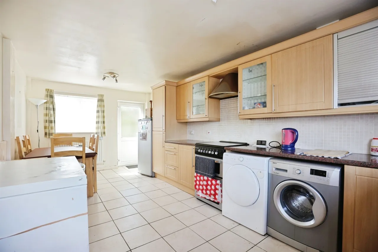 Edinburgh Way, Banbury, OX16, photo 5