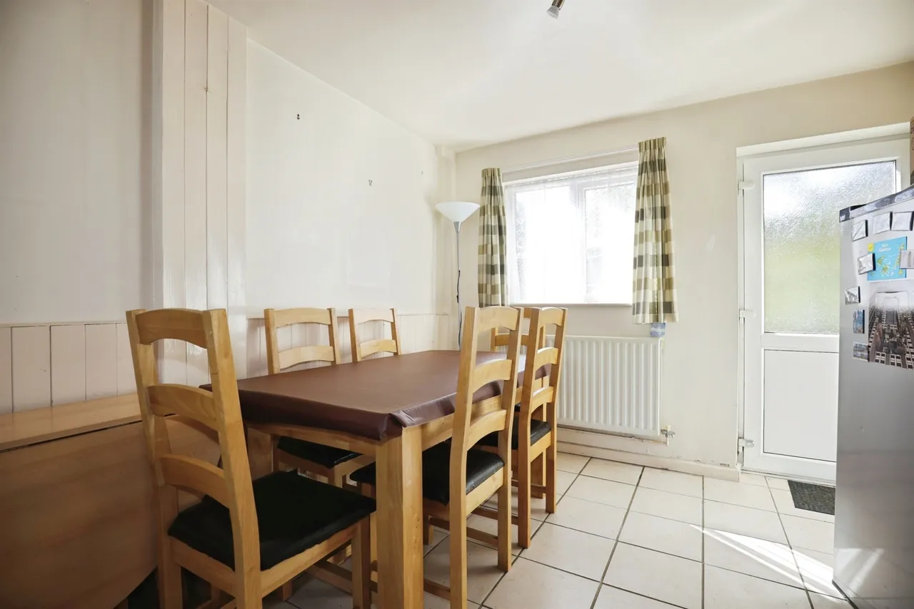 Edinburgh Way, Banbury, OX16, photo 9