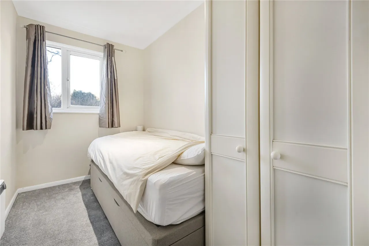 Tilebarn Close, Henley-on-Thames, RG9, photo 9