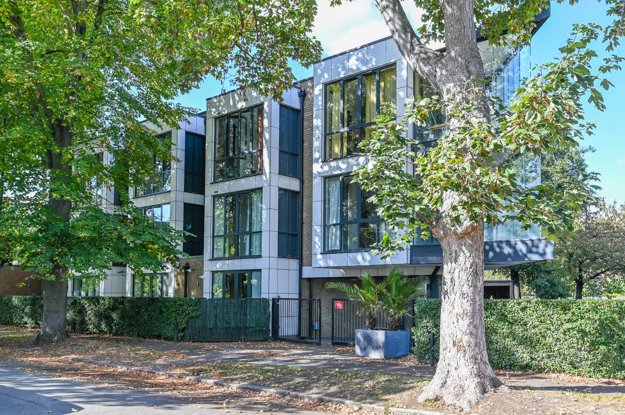 2 bed flat to rent, London, W4