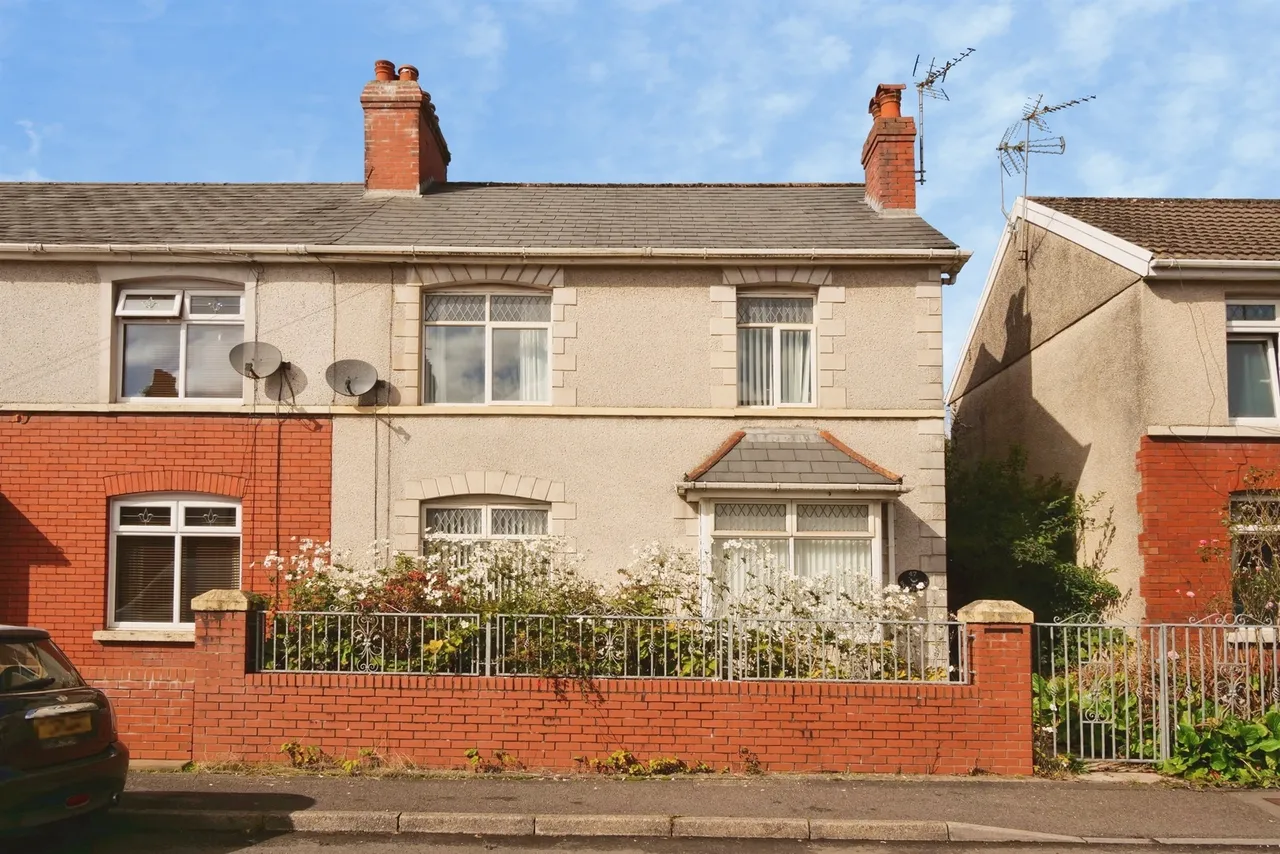 3 bed house for sale, Bryn Road, Bridgend, CF32