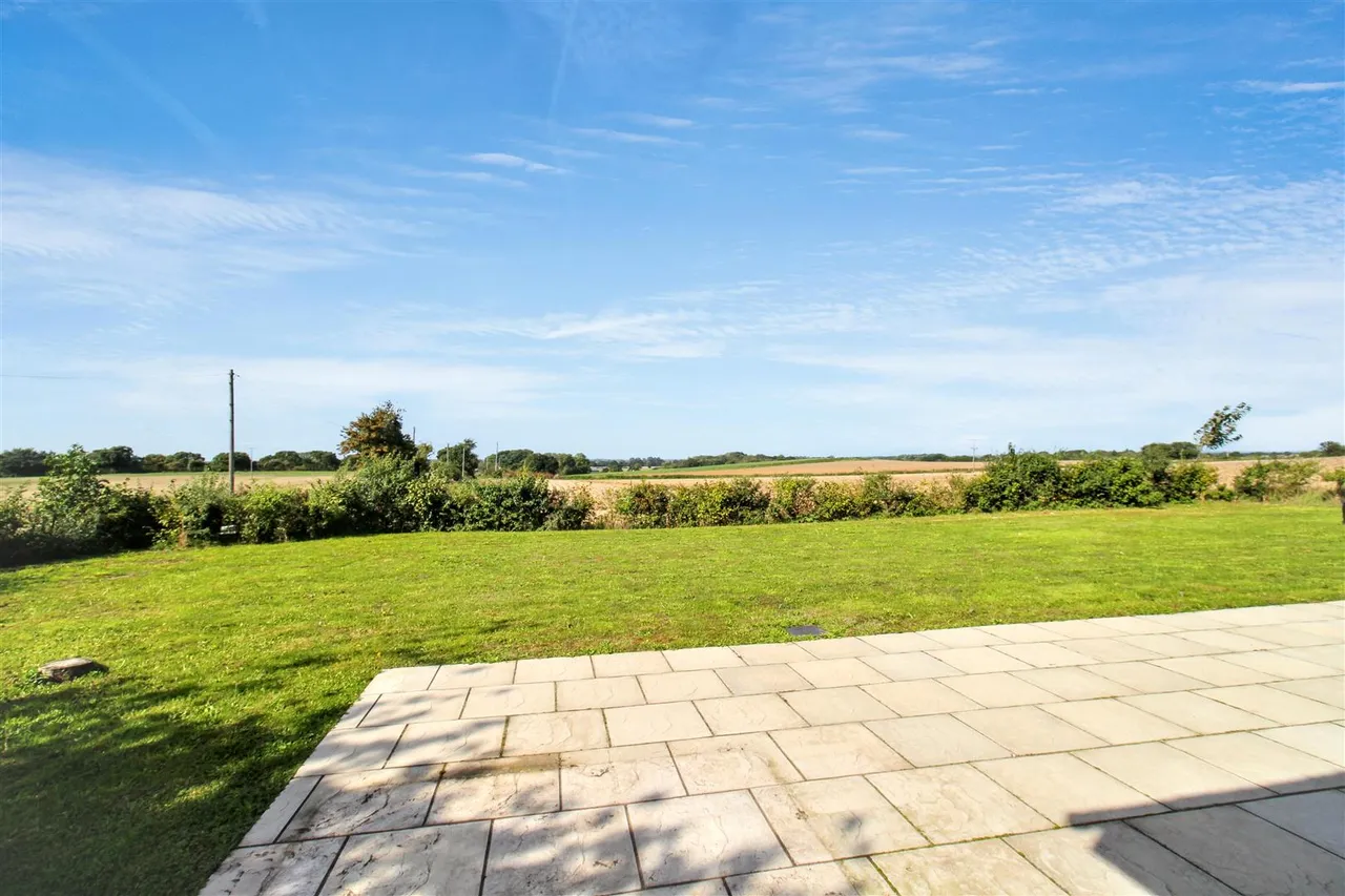 Felmingham Road, Skeyton, NR10, photo 21